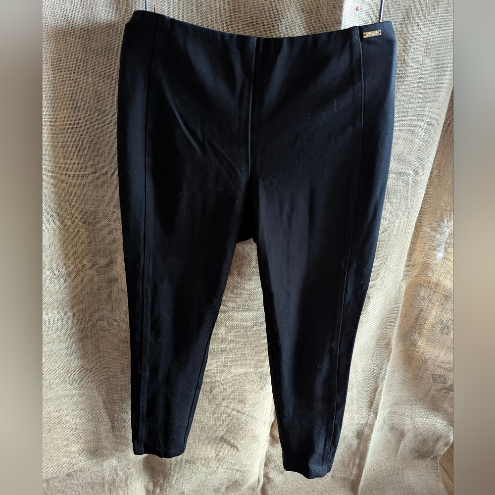 Ivanka Trump | Black Pull Up Pant
